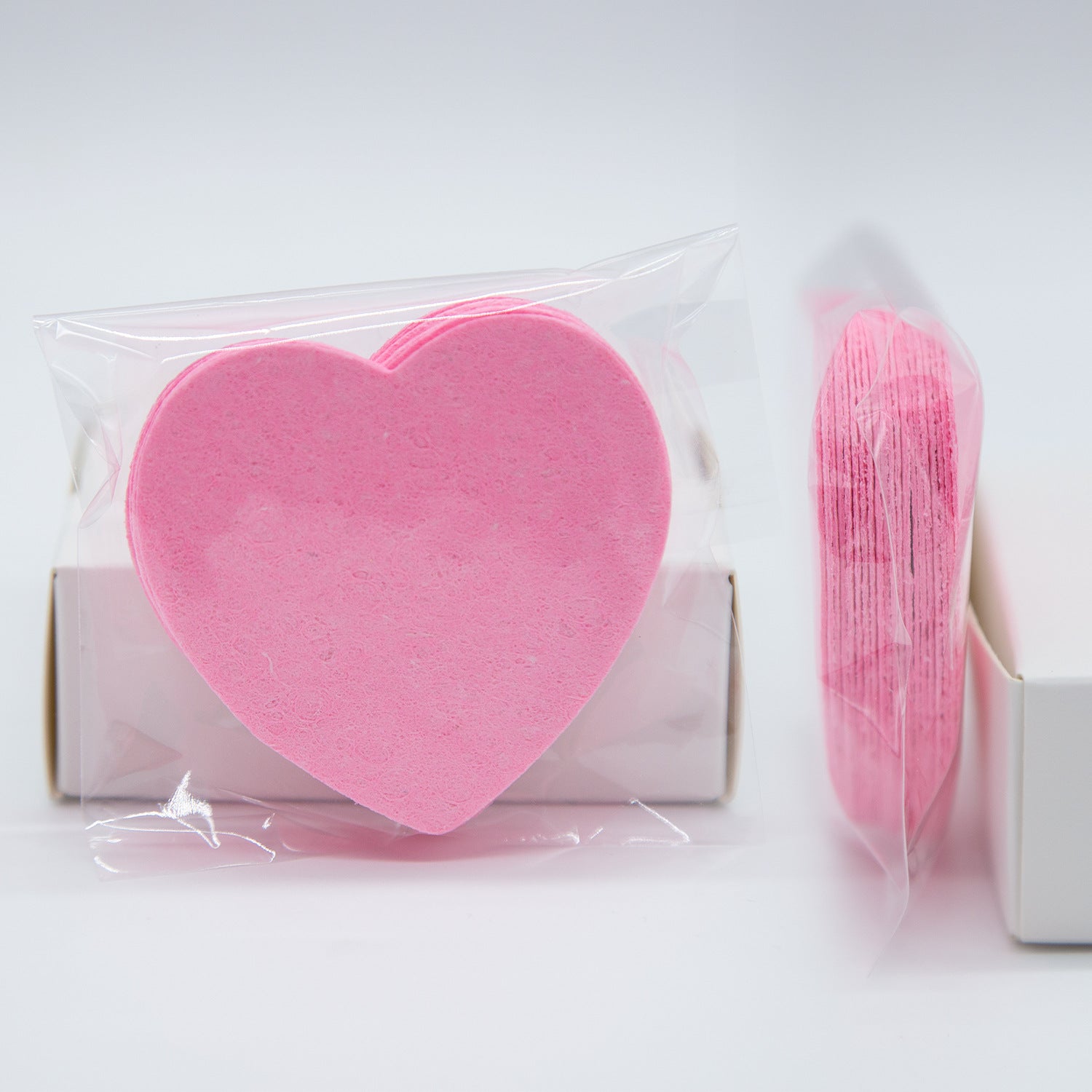 Biodegradable Heart-Shaped Wash Sponge For Deep Cleansing And Makeup Removal