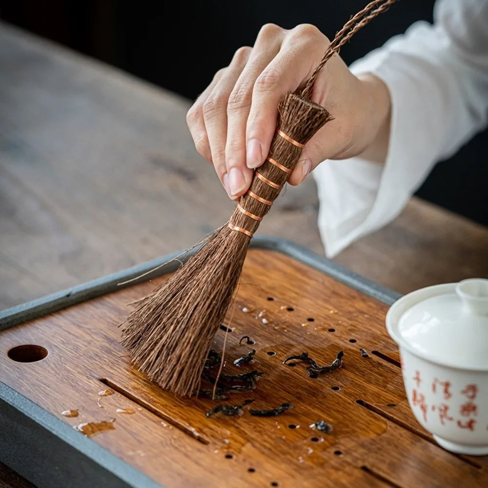 Eco-friendly Traditional Tea Cleaning Brush Handmade Vintage Tea Ware Scrubber Portable Natural Mini Whisk Broom Dust Removal