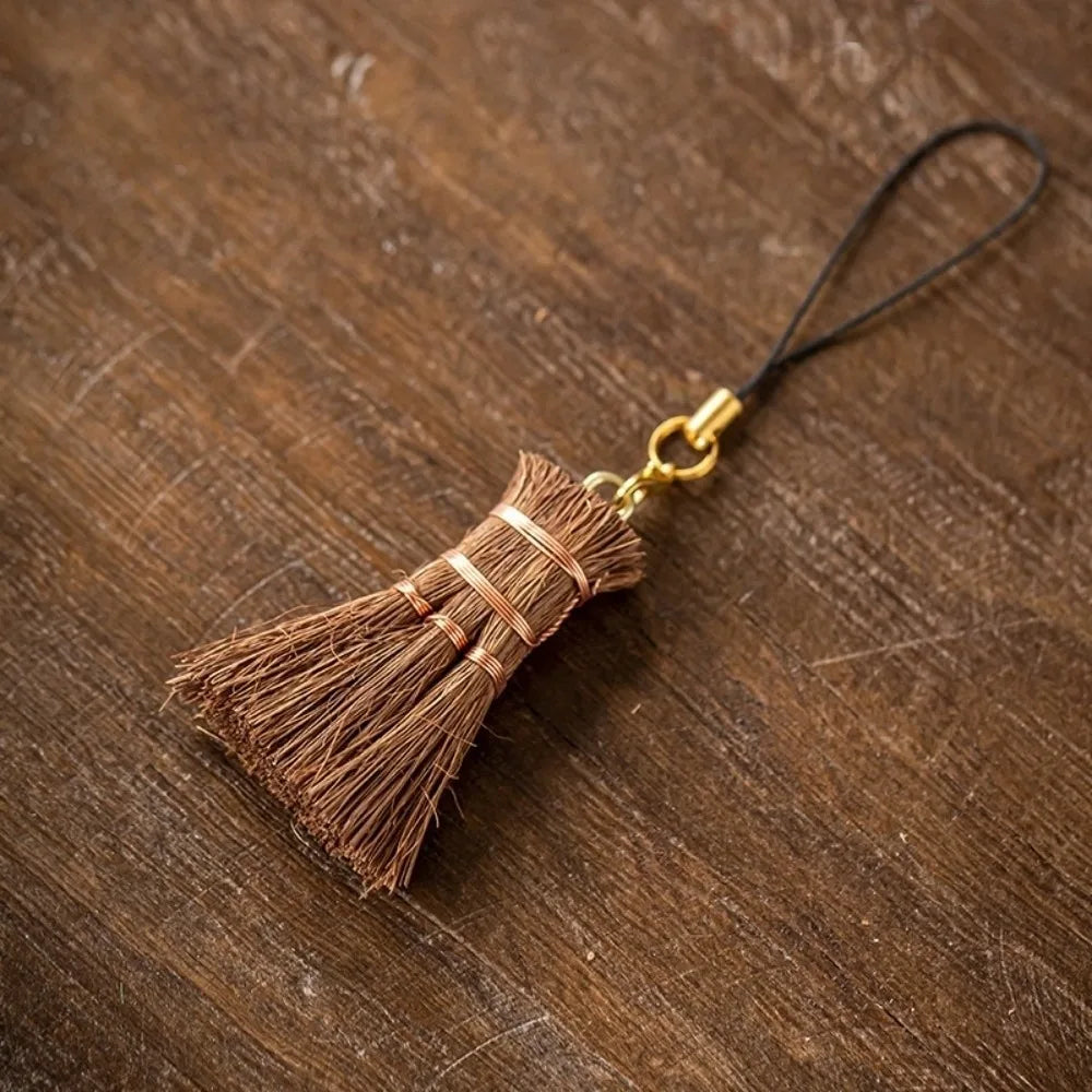 Eco-friendly Traditional Tea Cleaning Brush Handmade Vintage Tea Ware Scrubber Portable Natural Mini Whisk Broom Dust Removal